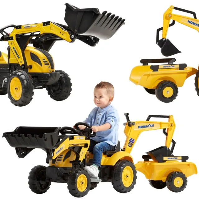 Komatsu pedāļu traktors ar ekskavatora kausu un piekabi, 2–5 gadi