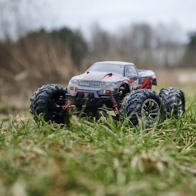 RC auto Q901 bezass 1:16 2.4G 4CH 52km/h sarkans
